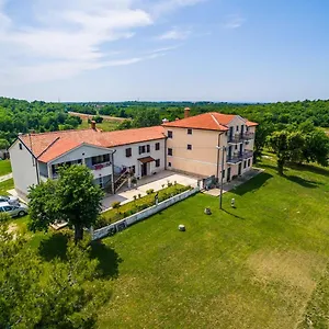 Lovely House Lindi In Porec